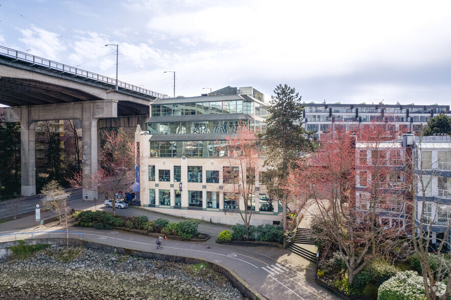 1505 2nd Ave W, Vancouver, BC for rent - Building Photo - Image 3 of 7