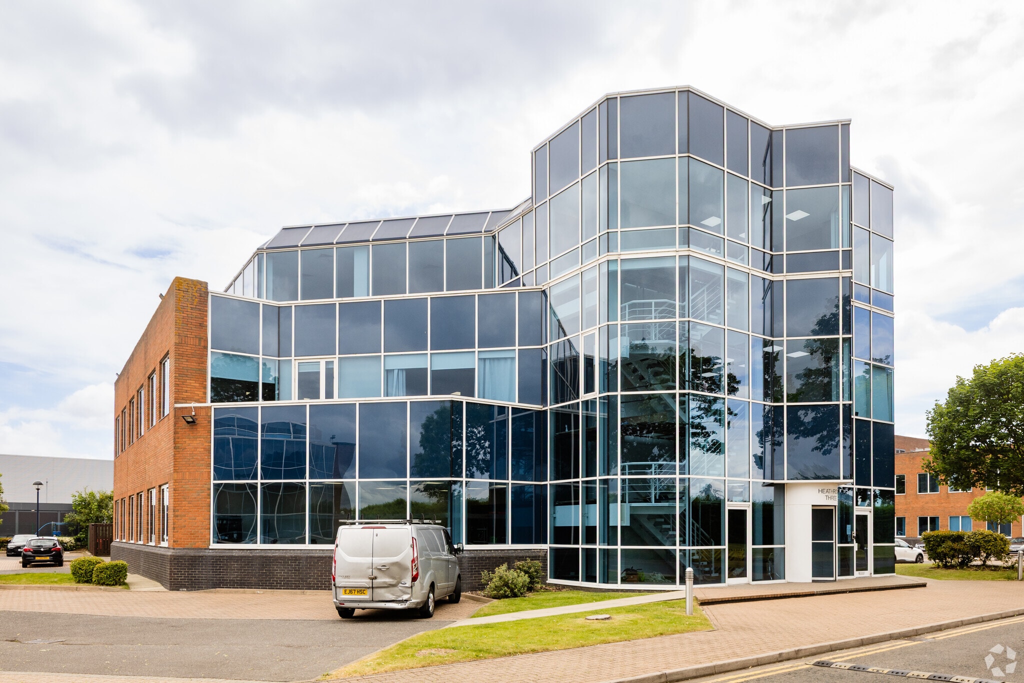 280 Bath Road Rd, West Drayton to rent Primary Photo- Image 1 of 12