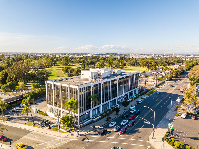 4201 N Long Beach Blvd, Long Beach, CA for rent - Building Photo - Image 3 of 8