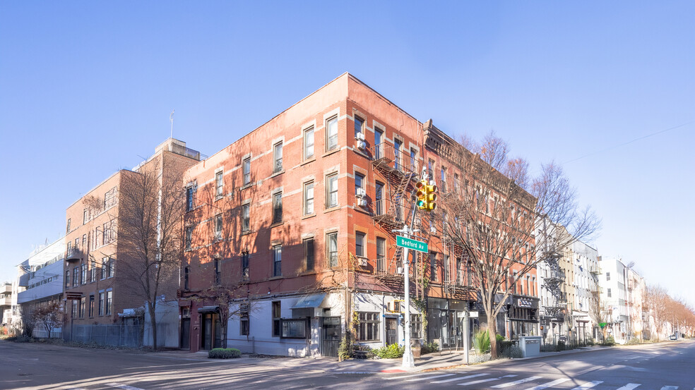 Bedford Ave portfolio of 2 properties for sale on LoopNet.co.uk - Building Photo - Image 1 of 14