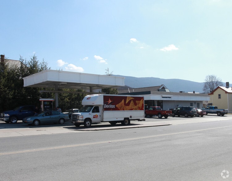 70 Ashland St, North Adams, MA for sale - Primary Photo - Image 1 of 2