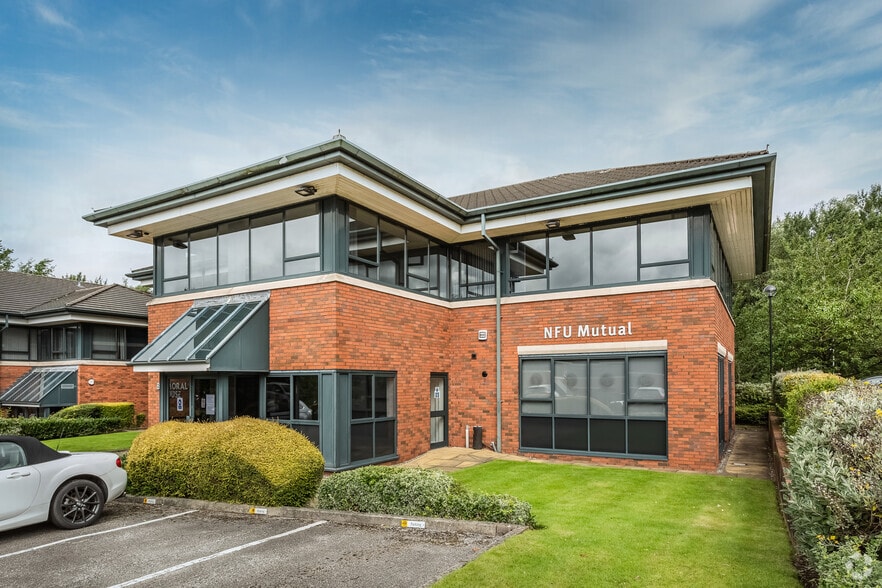 Foxhole Rd, Chorley to rent - Primary Photo - Image 1 of 3