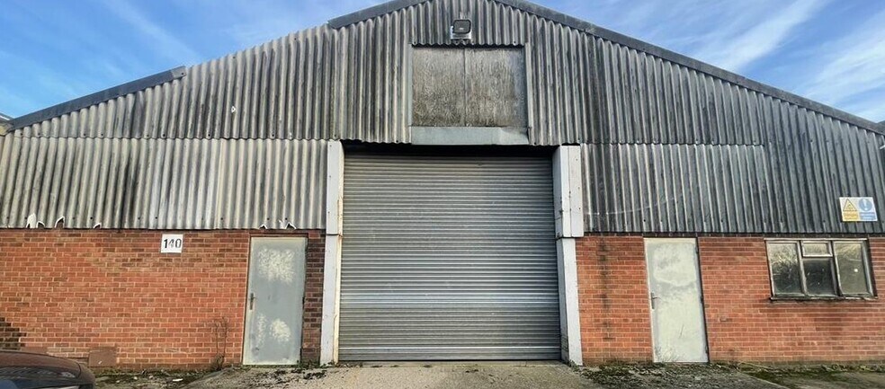 141 Harbour Rd, Lydney to rent - Building Photo - Image 2 of 3