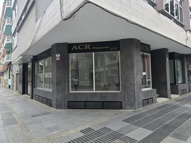 Calle Albareda, 25, Las Palmas de Gran Canaria, Las Palmas to rent - Building Photo - Image 1 of 16