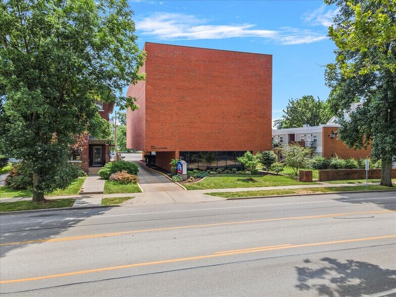 828 S 2nd St, Springfield, IL for rent - Building Photo - Image 1 of 14