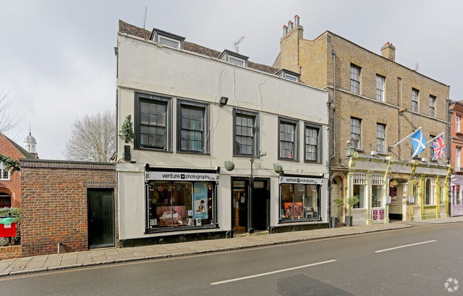 109 High St, Windsor to rent - Primary Photo - Image 1 of 2