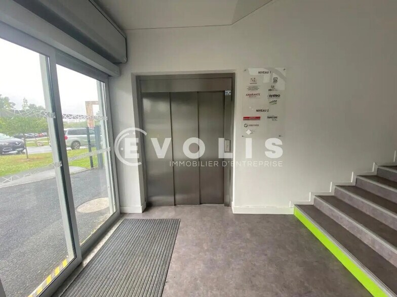 Office in Amiens to rent - Building Photo - Image 2 of 2