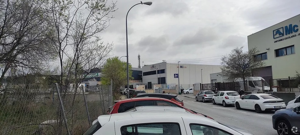 Calle Herramientas, 3, Leganés, Madrid to rent - Building Photo - Image 2 of 4