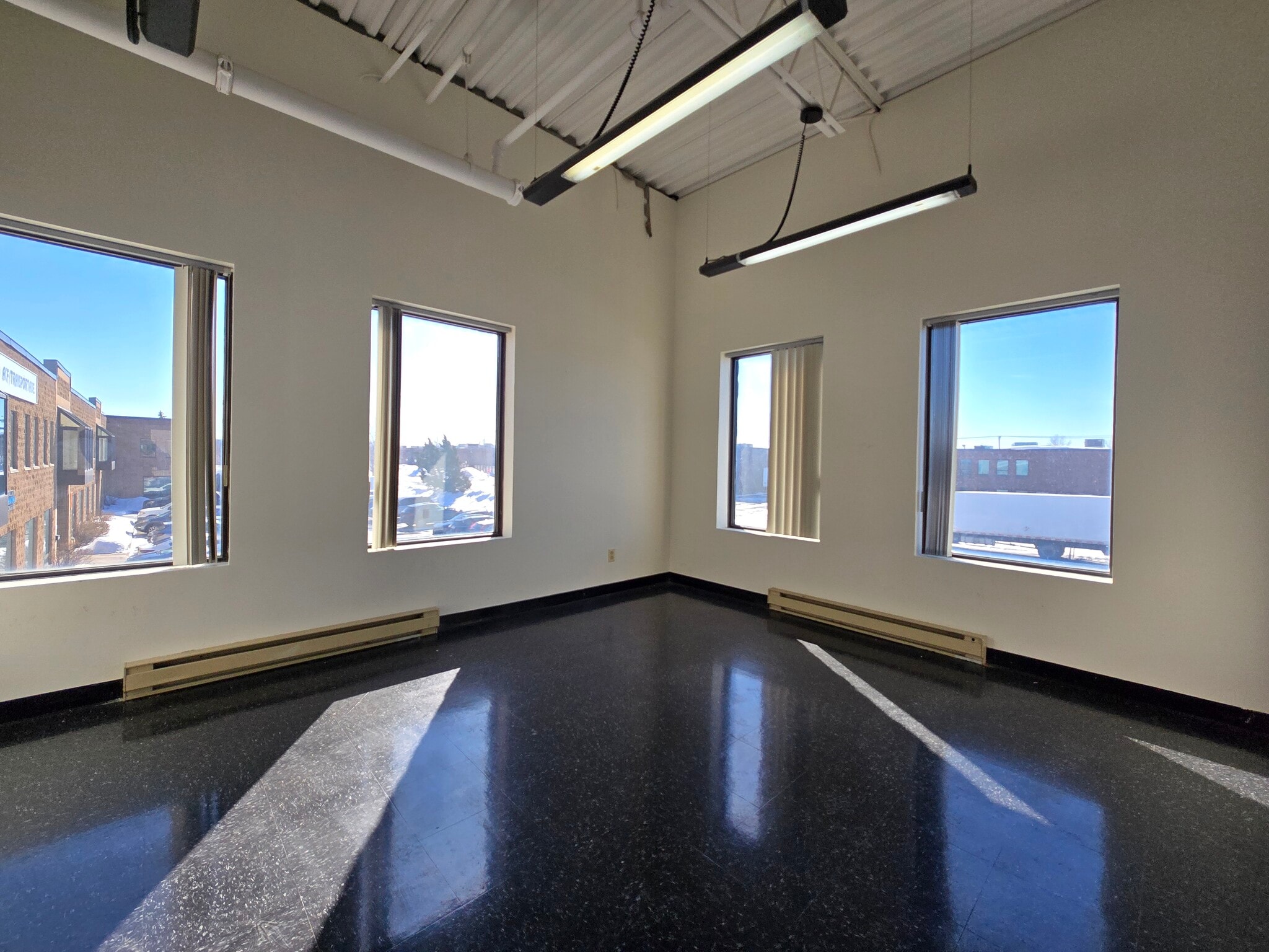 601-623 Rue McCaffrey, Montréal, QC to rent Building Photo- Image 1 of 5