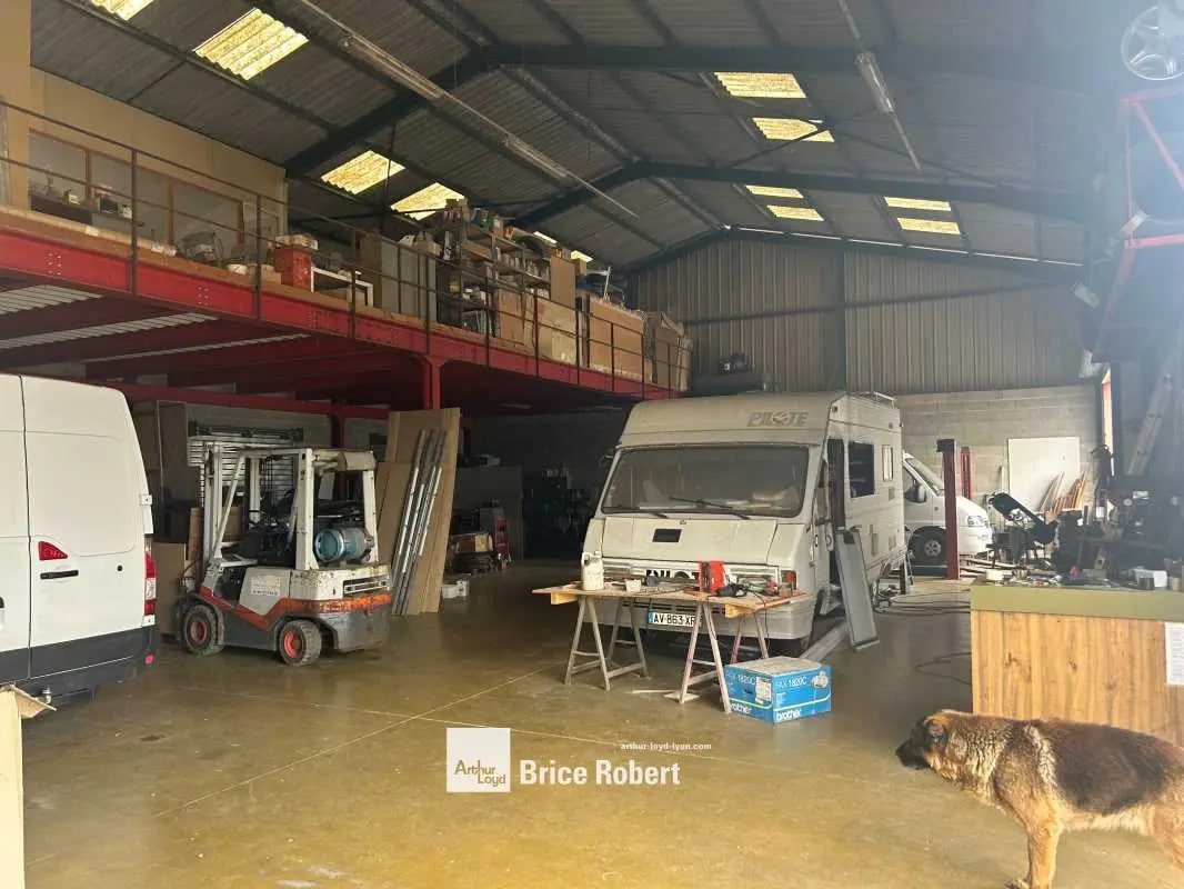 Light Industrial in Marcilly-d'Azergues for sale Interior Photo- Image 1 of 3