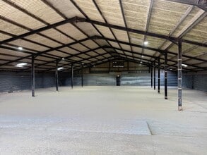 Matching Hall Farm, Harlow to rent Interior Photo- Image 2 of 4