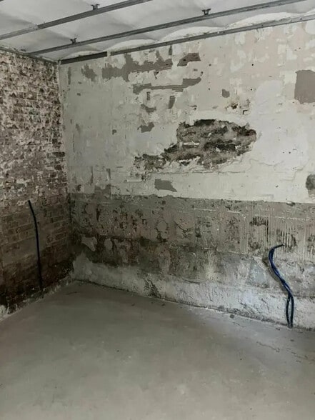 Retail in Paris for sale - Interior Photo - Image 3 of 5