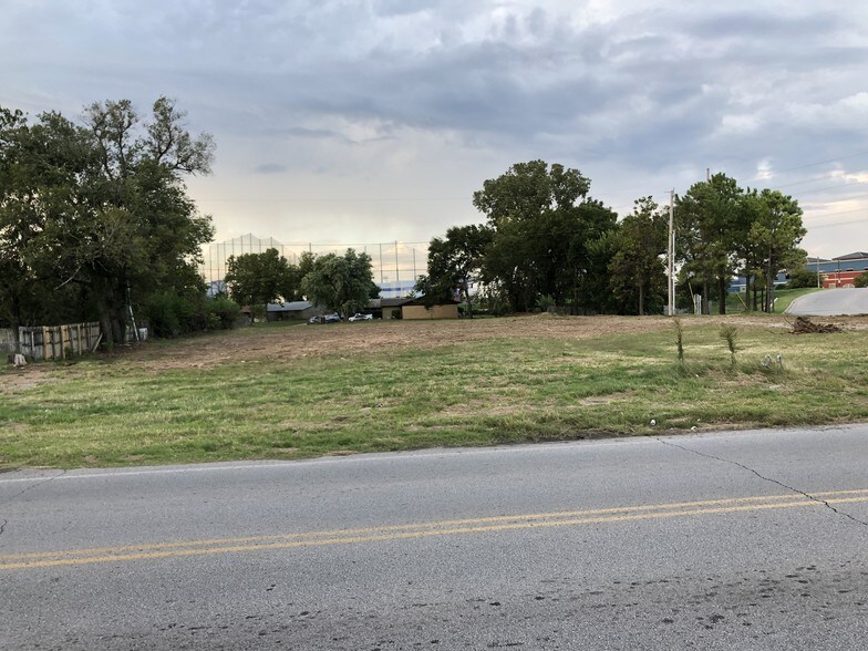 811 E B St, Jenks, OK for sale - Building Photo - Image 1 of 1