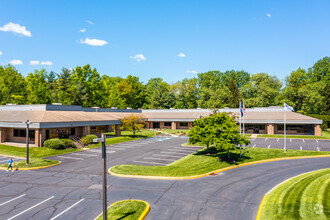 700 Business Center Dr, Horsham, PA for rent Building Photo- Image 1 of 5