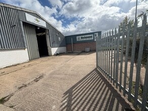 Cross Dr, Nottingham to rent Building Photo- Image 2 of 6