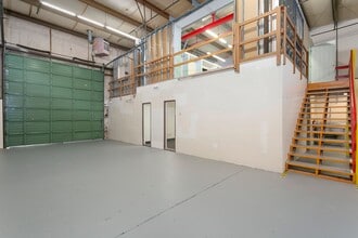 12683-12689 NE Whitaker Way, Portland, OR to rent Interior Photo- Image 2 of 26