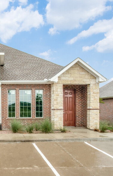 8112 Liberty Grove Rd, Rowlett, TX for sale - Building Photo - Image 1 of 1