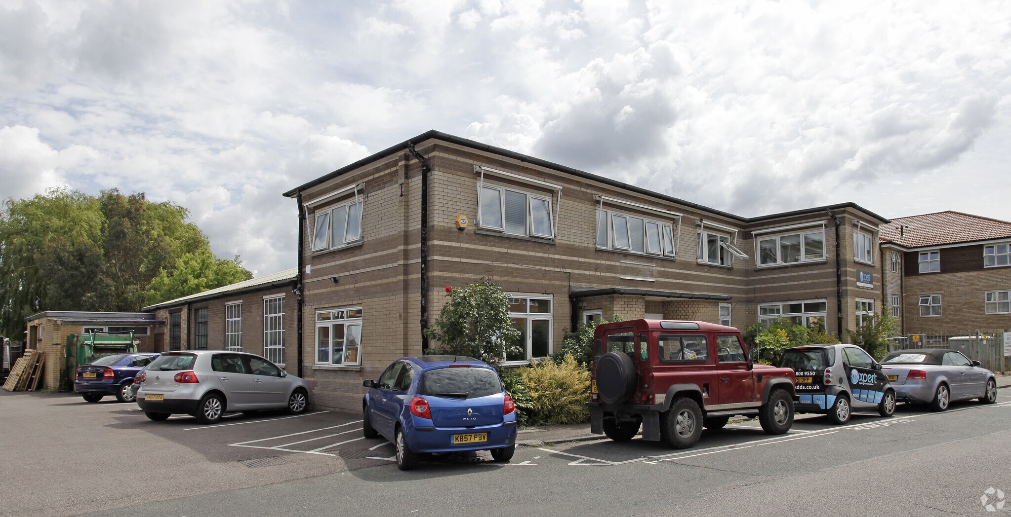 32-34 Station Clos, Potters Bar for sale Primary Photo- Image 1 of 1