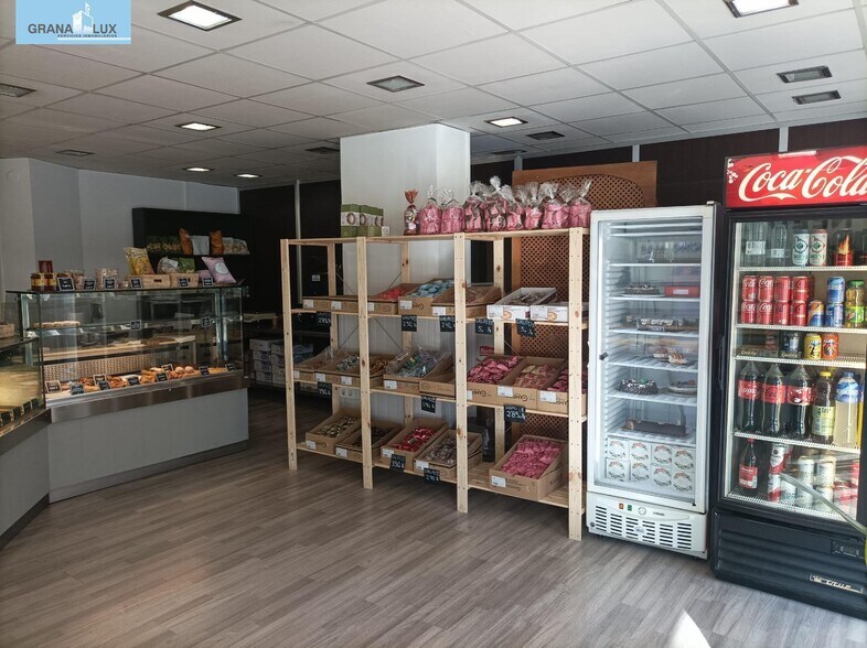 Retail in Granada, Granada to rent - Interior Photo - Image 3 of 4
