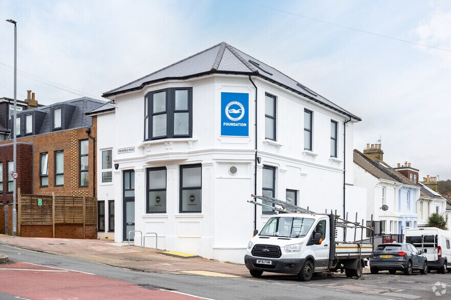 136 Freshfield Rd, Brighton for sale - Primary Photo - Image 1 of 1