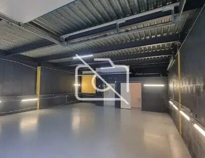 Industrial in Lisses to rent - Interior Photo - Image 2 of 4