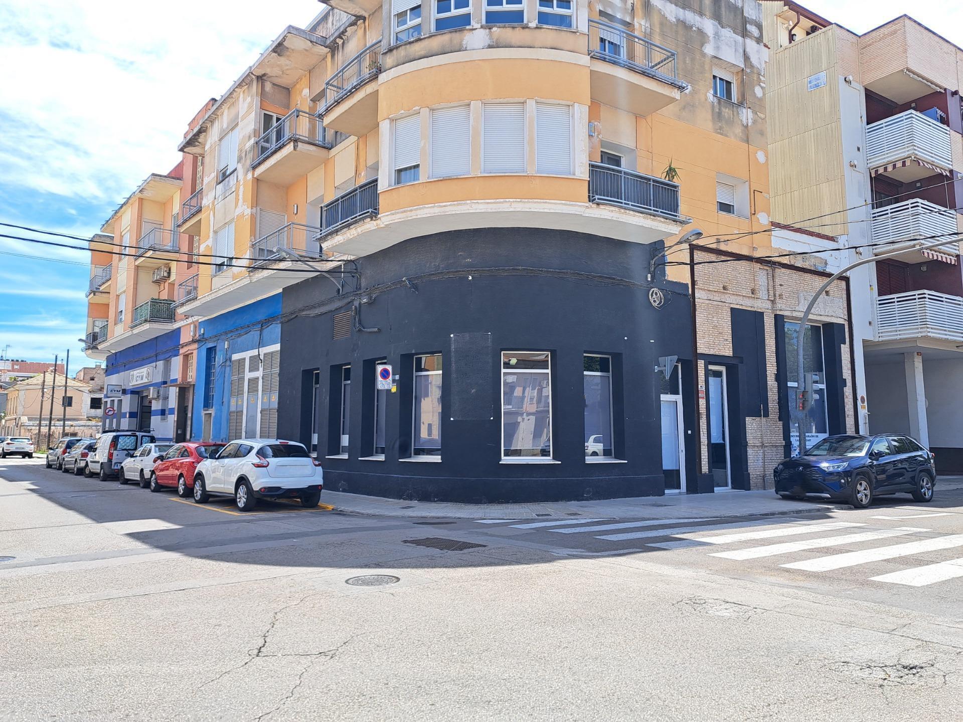 Carrer Mare de Déu de la Murta, Alzira, Valencia to rent Building Photo- Image 1 of 14