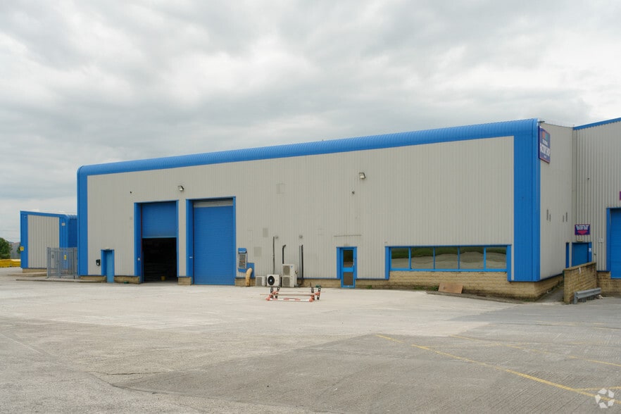 Billington Rd, Burnley to rent - Building Photo - Image 3 of 6