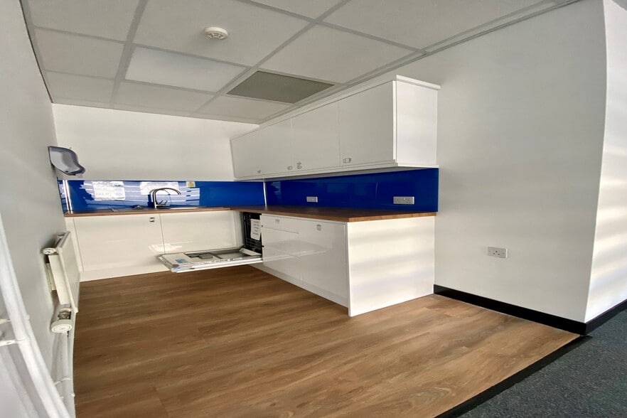 Barnett Way, Gloucester to rent - Interior Photo - Image 1 of 9