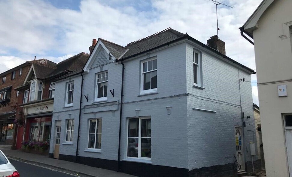 44-47 Station Rd, Liss for sale - Primary Photo - Image 1 of 1