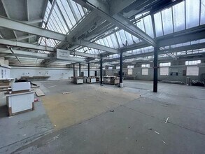 Spring Hall Grv, Halifax to rent Interior Photo- Image 1 of 4