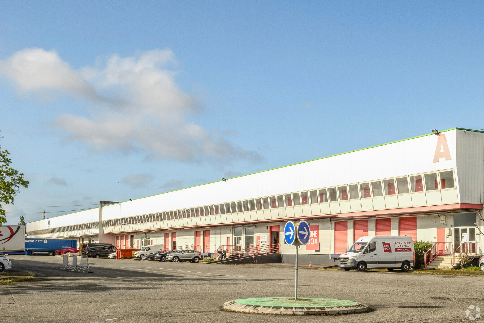Industrial in Toulouse to rent Primary Photo- Image 1 of 3
