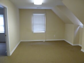 9317 Grant Ave, Manassas, VA to rent Interior Photo- Image 2 of 2