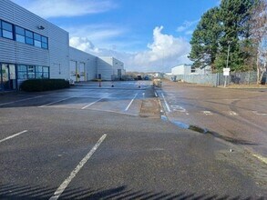 304a-304b Pywell Rd, Corby to rent Building Photo- Image 2 of 5