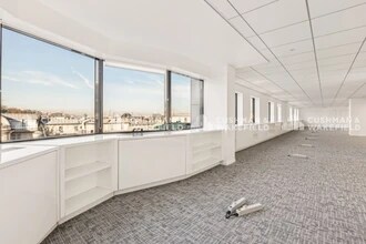 Office in Sèvres to rent Interior Photo- Image 1 of 5