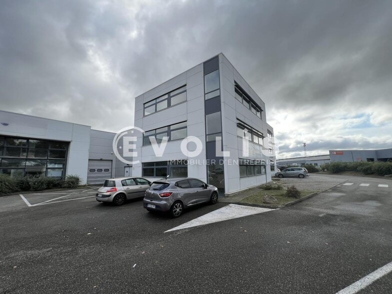 81-83 Rue Elisée Reclus, Décines-Charpieu to rent - Building Photo - Image 1 of 28