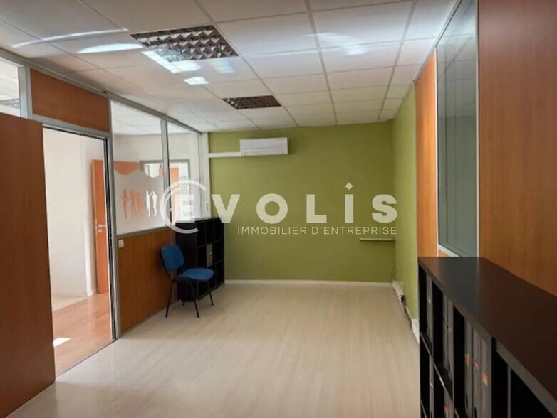 3 B Rue Irene Joliot Curie, Eybens to rent - Interior Photo - Image 2 of 7