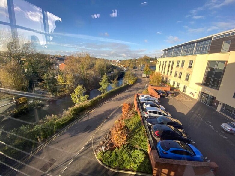 London Rd, Bishop's Stortford to rent - Building Photo - Image 2 of 2