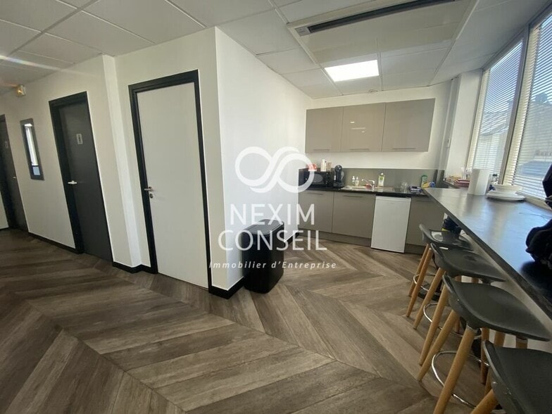 Office in Levallois-Perret to rent - Interior Photo - Image 3 of 6