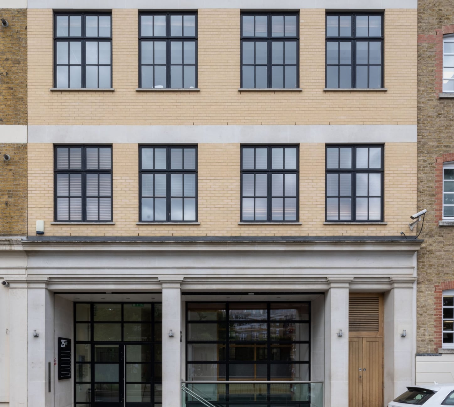 25 West Tenter St, London to rent Building Photo- Image 1 of 1