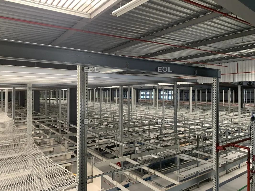 Industrial in Saint-Michel-sur-Orge to rent Interior Photo- Image 1 of 6