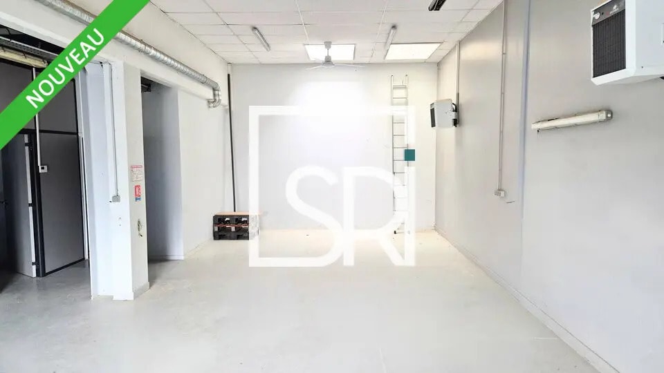 Location Entrepôt 126 m² à 7 918 m² - Photo 1