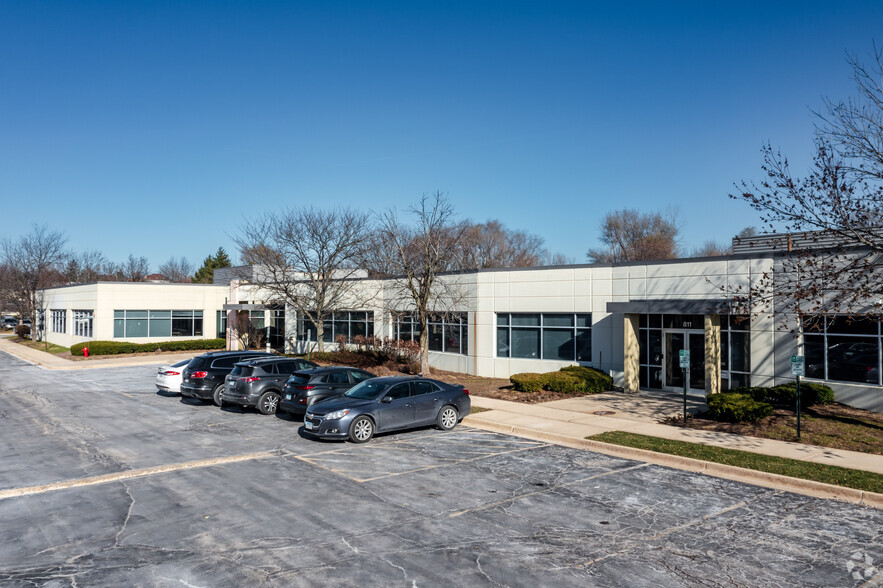 801 Ogden Ave, Lisle, IL for rent - Building Photo - Image 1 of 5