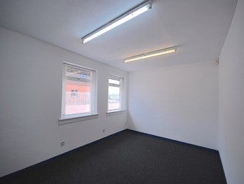 Lochlands, Larbert to rent - Interior Photo - Image 3 of 4