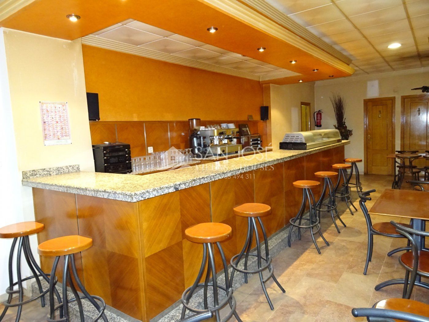 Retail in Aspe to rent Building Photo- Image 1 of 7