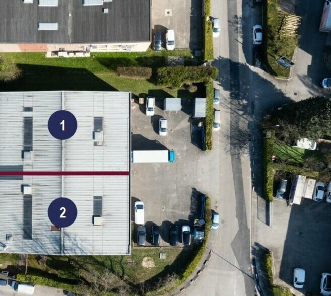 Light Industrial in Vaulx-en-Velin to rent - Aerial - Image 2 of 4