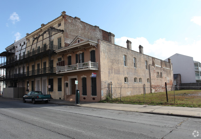 528 Rampart St, New Orleans, LA for sale - Primary Photo - Image 1 of 2