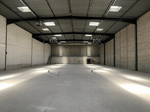 Industrial in Morangis to rent Interior Photo- Image 1 of 4