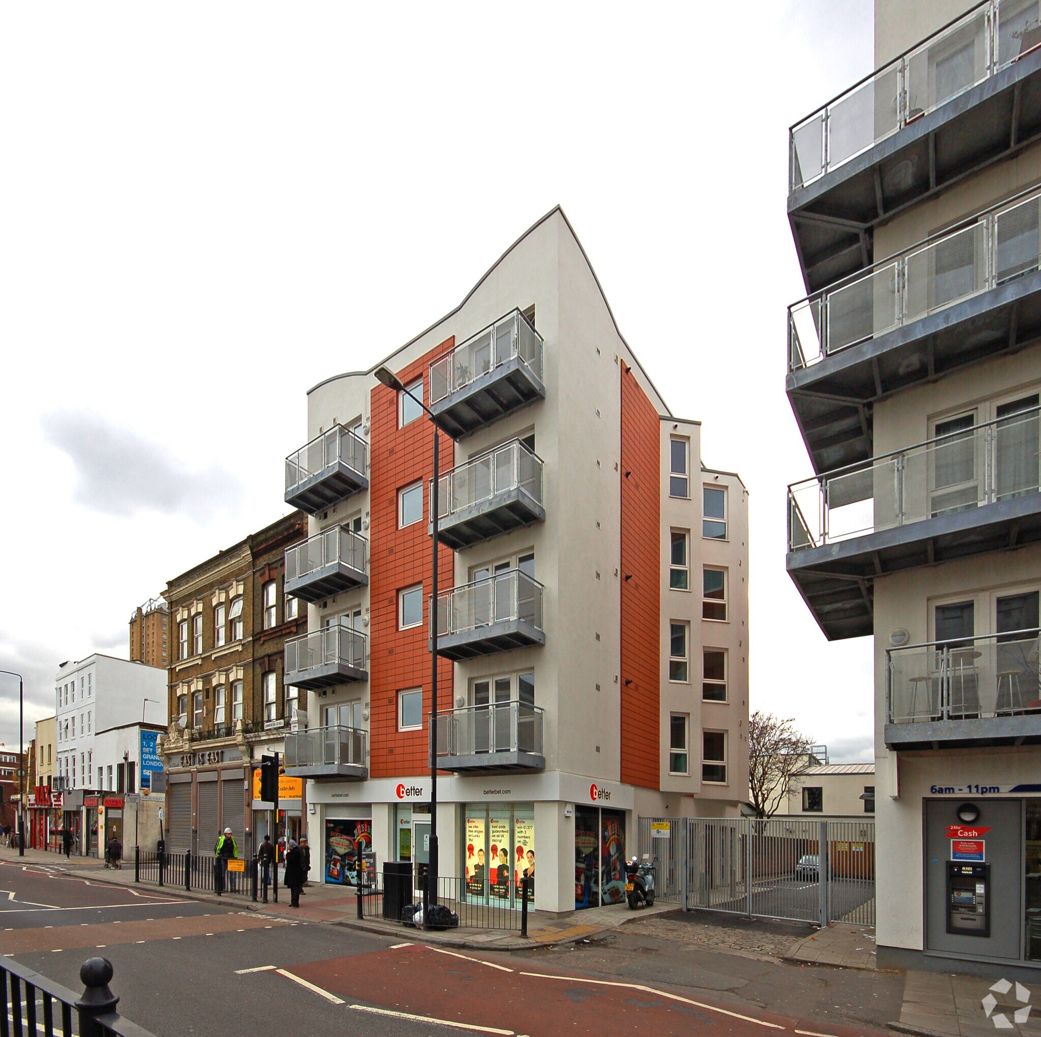 228 Commercial Rd, London for sale Primary Photo- Image 1 of 1