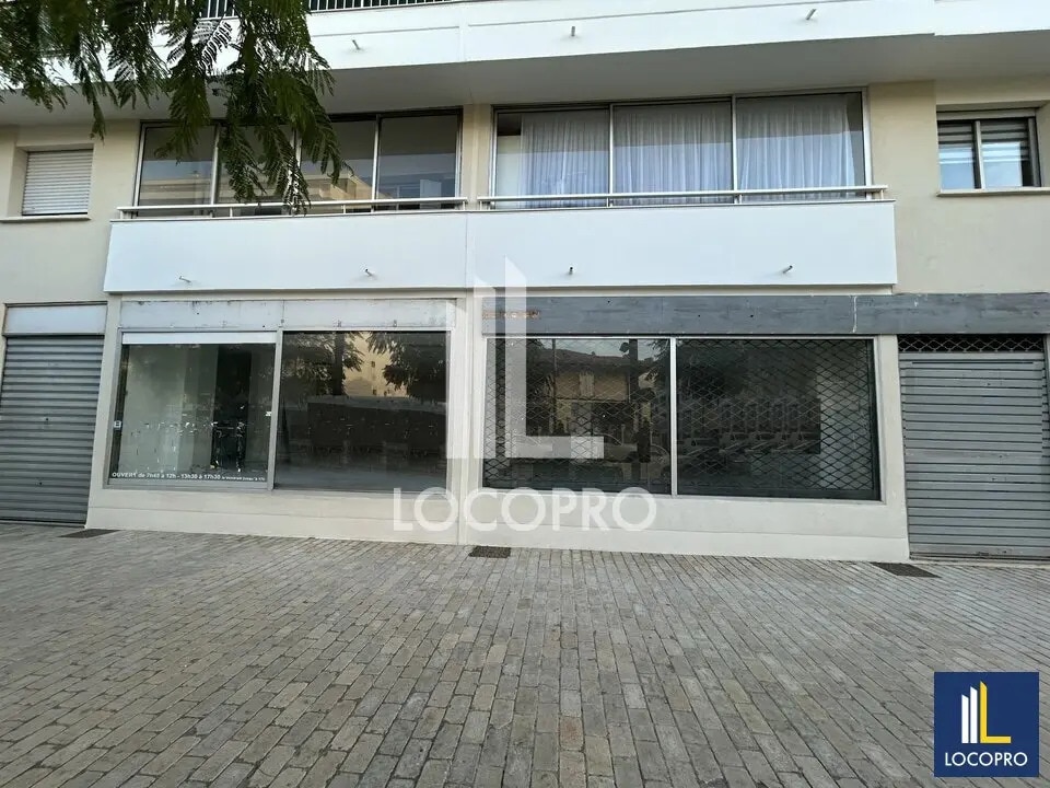 Location Commerce 70 m² à 140 m² - Photo 1