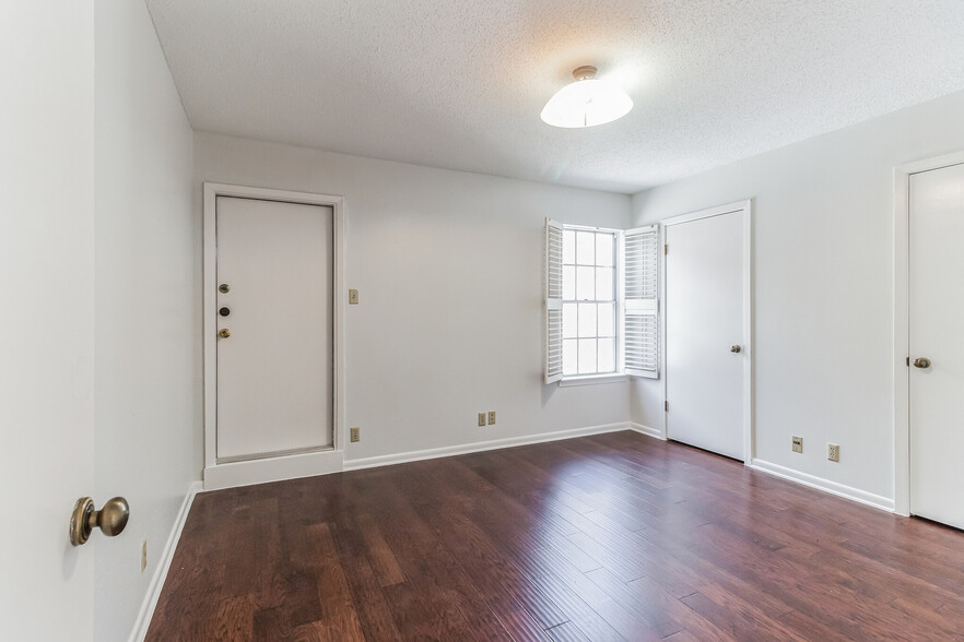 1704 San Antonio St, Austin, TX for rent - Building Photo - Image 3 of 24